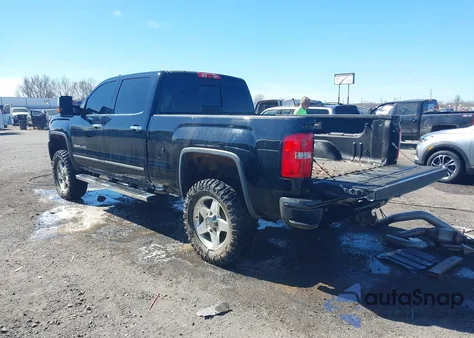 2015 GMC Sierra 2500Hd Denali z USA, uszkodzony, nr VIN 1GT120E86FF567722